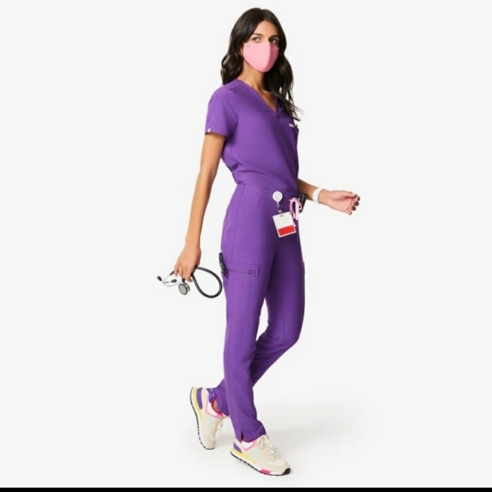 Figs Ultra Violet scrub set